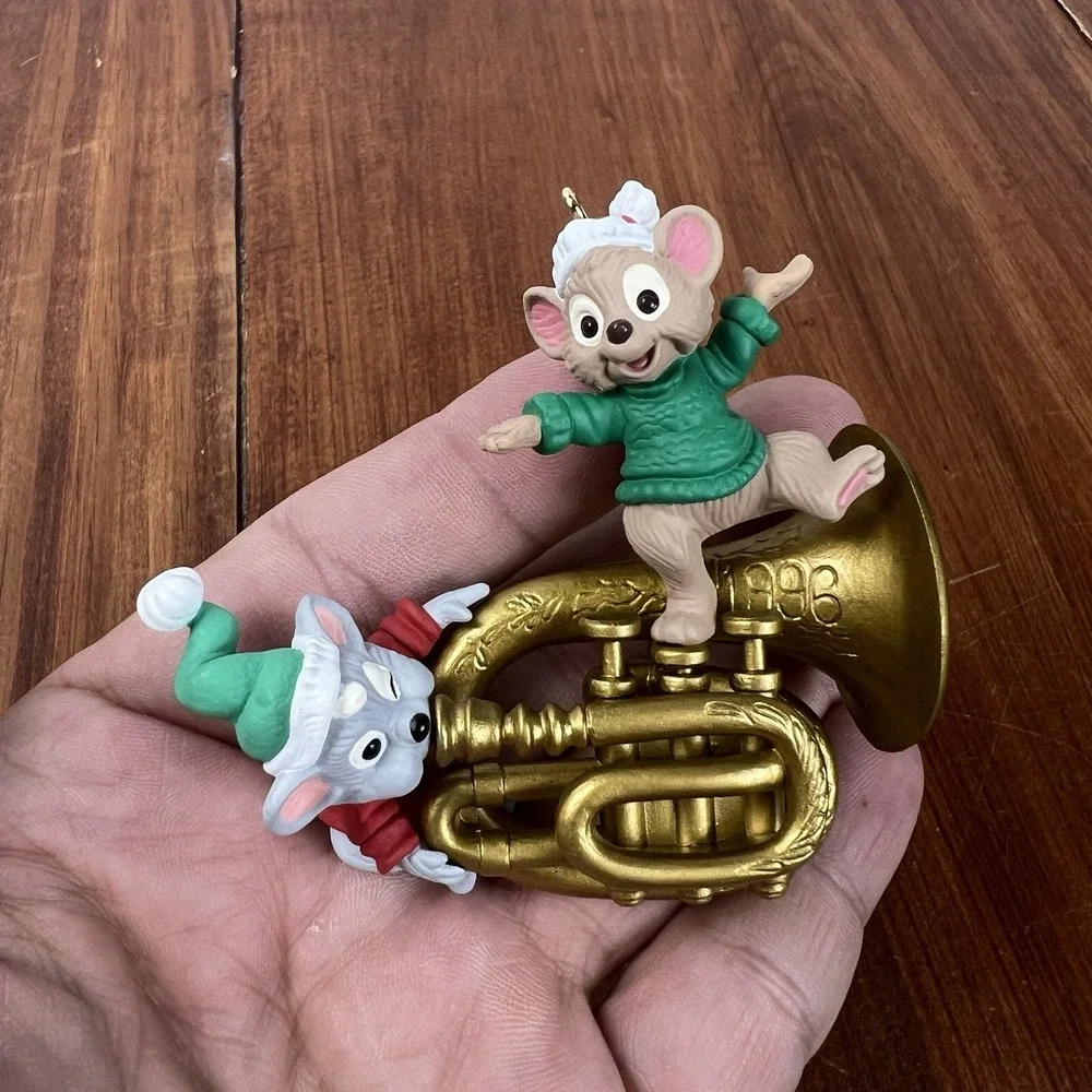 1996 Hallmark Keepsake Ornament A Little Song and Dance Mice Horn QX6211